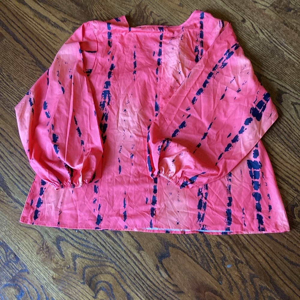 Women’s blouse! - Picture 2 of 6